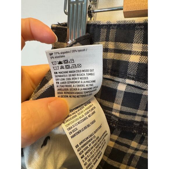 American Eagle Women’s 8S Plaid Stretch Mom Jeans High Rise Cotton Blend NWT - Picture 6 of 13